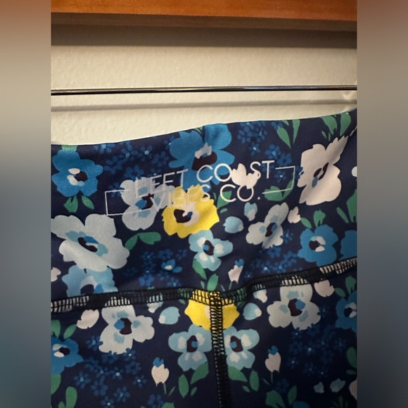 Left Coast Vibes Floral Shorts - Picture 3 of 7